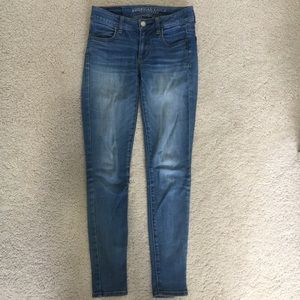American Eagle Medium Wash Skinny Jeans